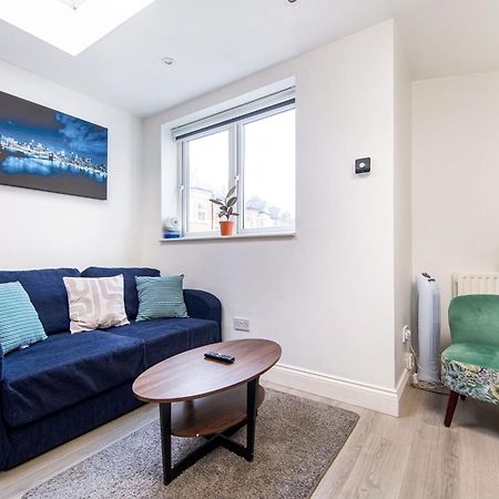 Cosy 1 Bed Apartment With Free Parking Close To Underground Station Zone 2 For Quick Access To Central London Up To 5 Guests Eksteriør bilde