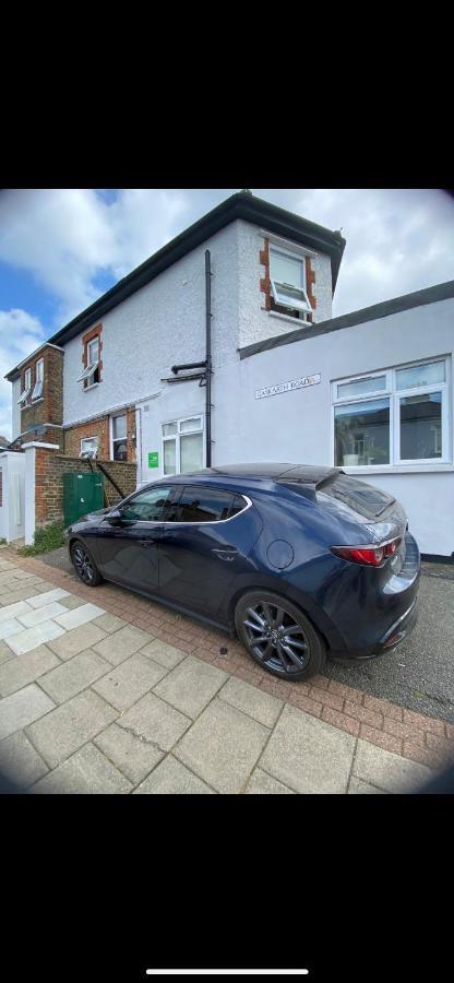 Cosy 1 Bed Apartment With Free Parking Close To Underground Station Zone 2 For Quick Access To Central London Up To 5 Guests Eksteriør bilde
