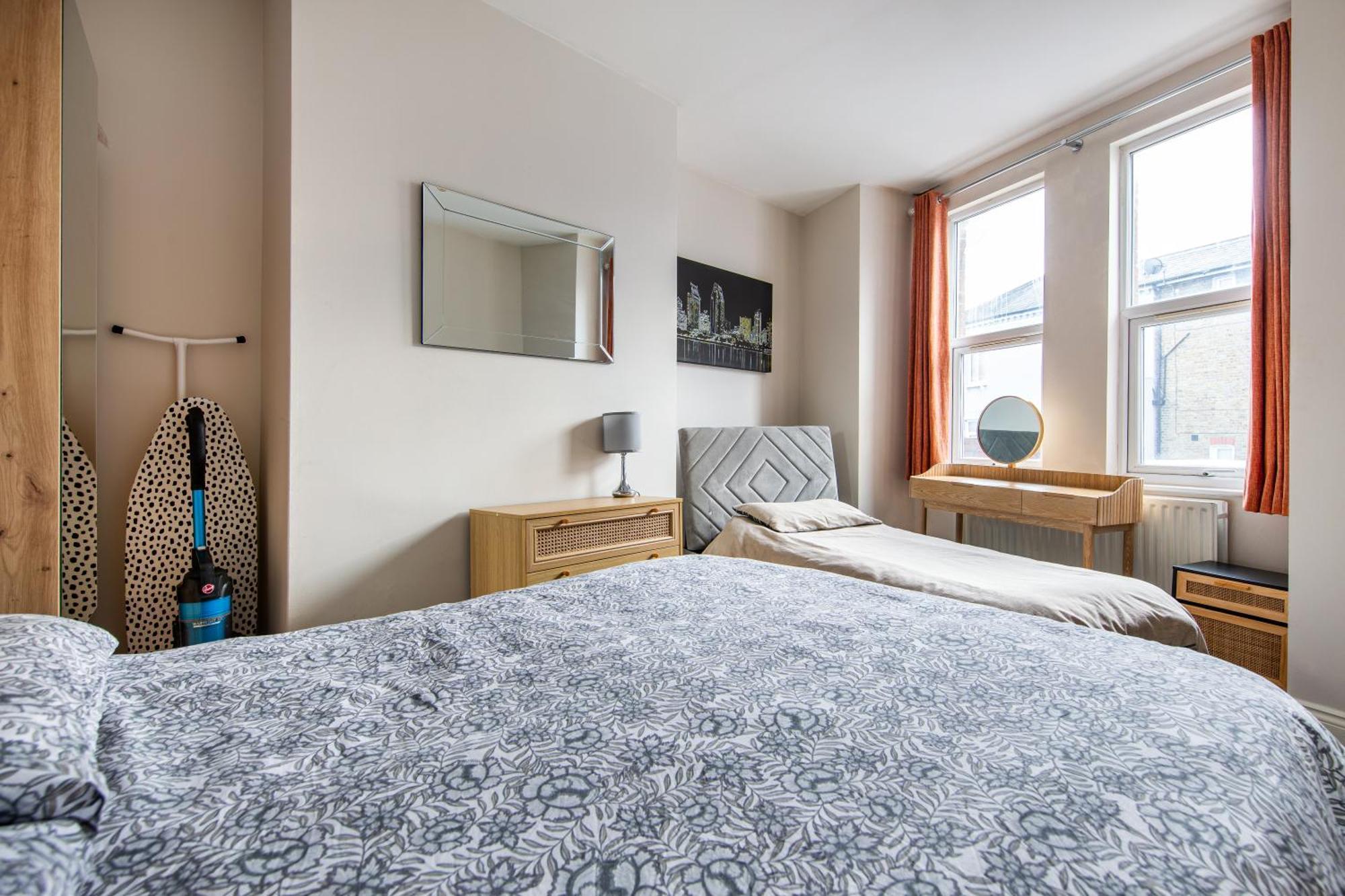 Cosy 1 Bed Apartment With Free Parking Close To Underground Station Zone 2 For Quick Access To Central London Up To 5 Guests Eksteriør bilde